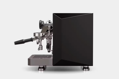 Rocket Giotto FAST R – Commercial Power, Refined for Home